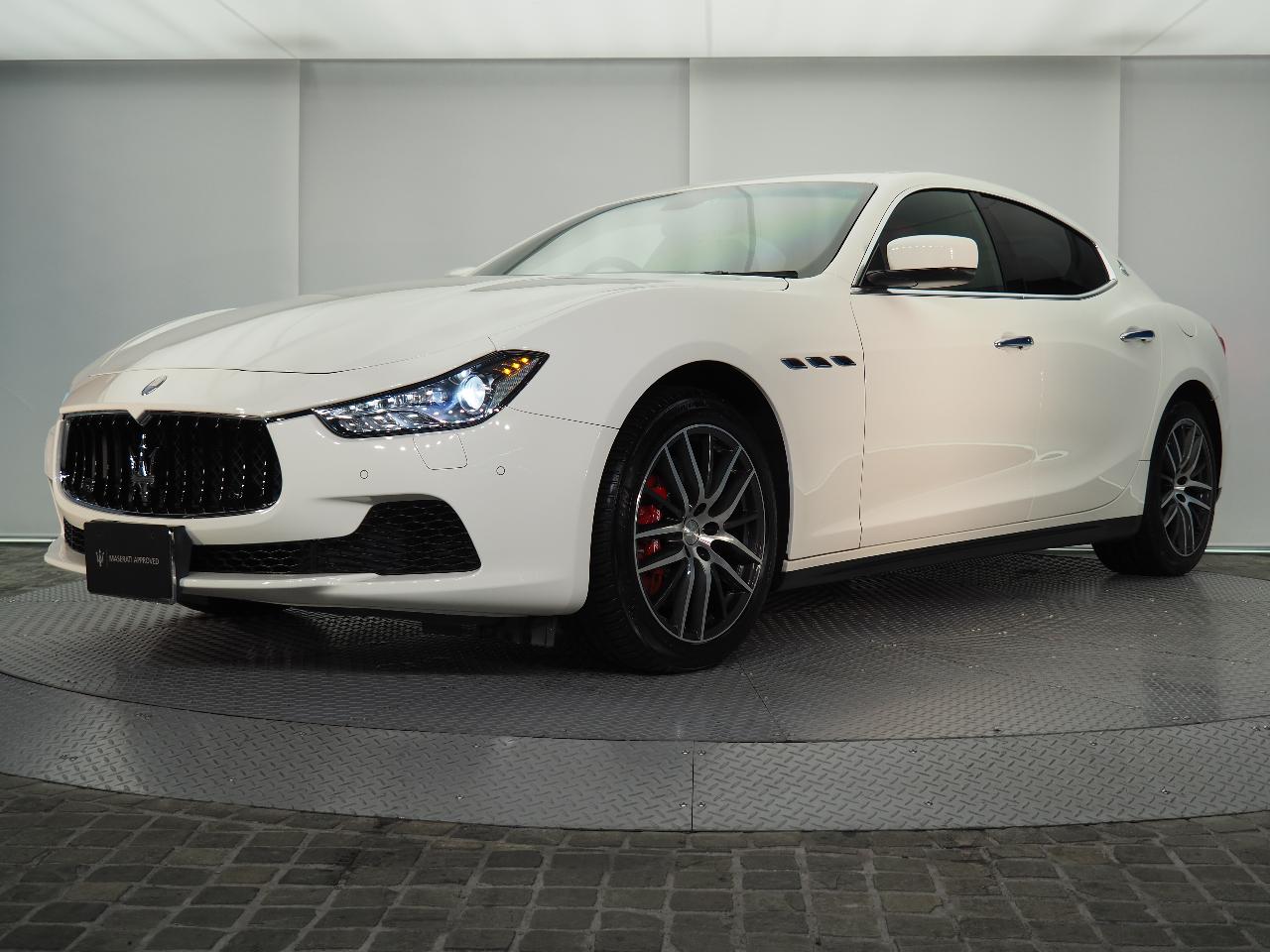 300万円台には絶対見えないプレミアムサルーン 輸入車 外車の中古車探しなら ユニバース 300万円台には絶対見えないプレミアムサルーン 輸入車 外車の中古車探しなら ユニバース