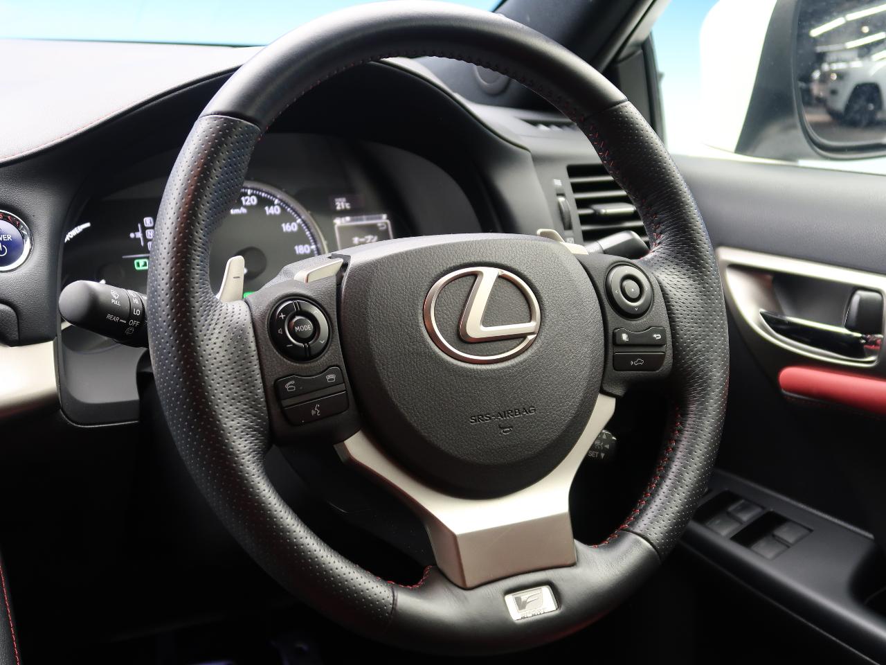 ハイブリッド専売のコンパクトハッチ レクサス 初代ctを解説 輸入車 外車の中古車探しなら ユニバース